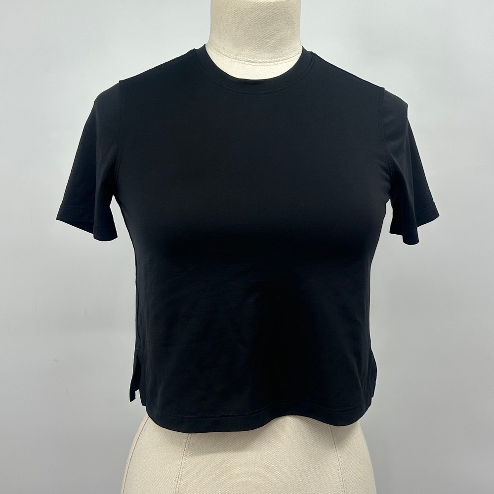Lululemon Ultralight Waist-Length T-Shirt Black Size 0 LW3HKVS Short Sleeve